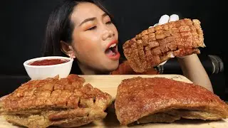 Eating pork crispy with tomato sauce - Mukbang pork crispy