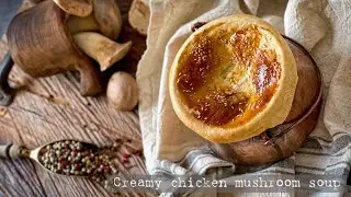 Chicken leek and mushroom pot pie soup - crunchy und creamy chicken pot pie soup