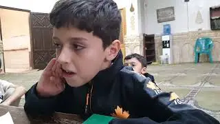 النابغة أحمد عبد المنعم يُسمِّع من سورة 