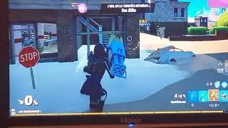 jai reussi 4 hiver royal sur fortnite  battle royal 😀😀😀😉😉😉