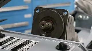How to Replace Hydraulic Motor Shaft Seal