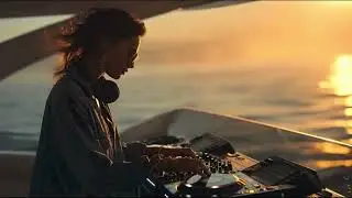 Waves & Frequencies &ndash; Emotional Techno Set