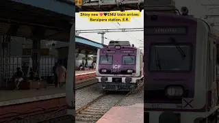 Shiny new 🩷🖤 EMU train  🚂🛤️ arrives Baruipara station, E.R.