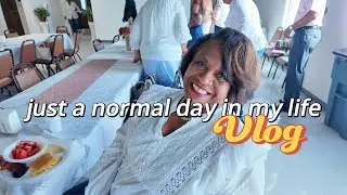 Hanging out with mom at the prayer breakfast | Church | Saturday with Mom