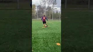 FAST footwork drill🔥to improve dribbling #soccerskills #footballskills #skills #footwork #football