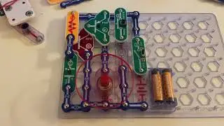 Electronic Snap Circuits: Motor and Lamp