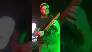 What guitarists REALLY think on stage...