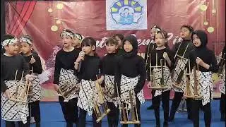  Angklung Tanah Air ku by 2B SD Waskito.       10 Desember 2025 