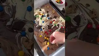 CHOCOLATE BARK 🍫 with cookies, Oreos and crispy m&m&rsquo;s. #dessert #food #cooking