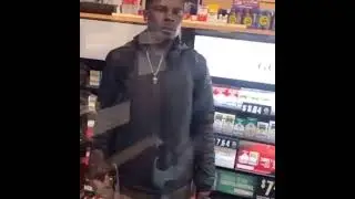 Es baby insane catches a r20c member at the store #longbeachhoods