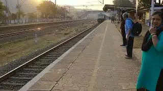 16334 Thiruvananthapuram - Veraval Express arriving at Khed