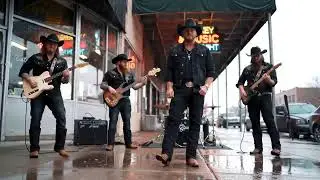 Country Rock Journey &ndash; Dusty Roads of the South Inspired by Lynyrd Skynyrd