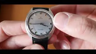 Часы Omega Seamaster Cosmic Model 136.017 1970 года с двухцветным графитовым циферблатом и монококовым корпусом из нержавеющей стали