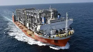 Loading a Huge Cargo onto a Heavy Lift Vessel