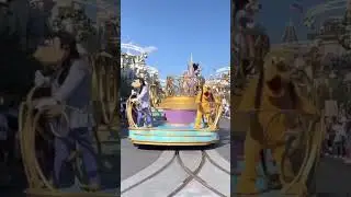 Pluto has moves in the cavalcade #disney #fyp #shorts #fun #magickingdom #wow #travel #epic #pluto