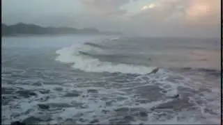 Surfing at Richards Bay Beach. Сёрфинг в Ричардз Бей.