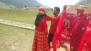 #dressed #kashmir #kashmirivideo #kashmiridress  #sonmarg  #kashmirishawls  #kashmir #viral #beauty