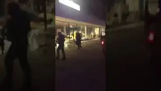 Saquean Famsa en Apodaca, delincuente roba celular y se graba en vivo!!!