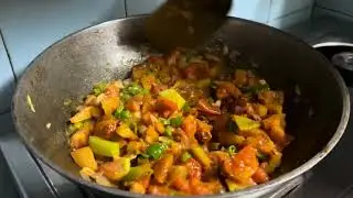 Aaj Ki Recipe - Methi Ke theple aur Chatpati Lehsun Tamatar Chutney😋