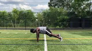 High Plank to Contralateral Knee Touch   Flex 30