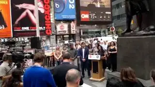 How to setup sound system for Broadway event Podium setup AV Rentals   Time Square   NYC   August 20