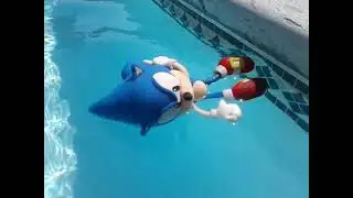 Sonic plush, Ep. 3. Sonic and winnie the pooh go swimming
