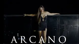 CLAVADO EN UN BAR - ARCANO