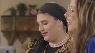 קרפצ'ו חציל, עוף בטנזיה והפתעה של עוגה | עדן הראל מארחת את שרה הרוש דדון - במטבח של עדן פרק 11