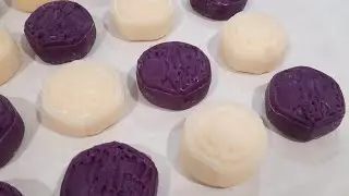 Easy, no - bake  Snow skin Mooncake with egg custard filling 