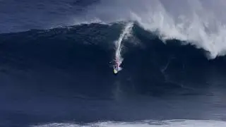 30 METRELİK DALGALARLA S&Ouml;RF YAPMAK ( SURFING ON THE 30 METERS WAVES)