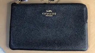 Coach large single zip crossgrain leather wristlet black