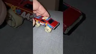 Hot Wheels Olds 442 W-30.