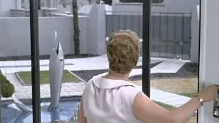 Mon Oncle fountain scene
