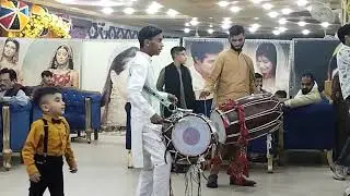 best dhol performance in mehndi night #Mehndi #wedding #gujrat #dhol #bhangra 