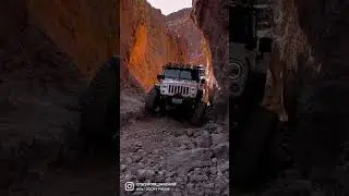 That was close 🫣 #shorts #jeeptrail #trailsoffroad