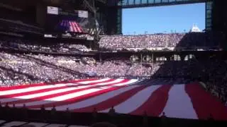 David Cook sings National Anthem at Colts home game