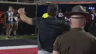 Mike Gundy Walks Off Field for Final Time as Oklahoma State Head Coach | End of an Era