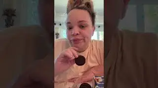 Сладкое угощение: Триша Пэйтас и её малышка наслаждаются мороженым Oreo