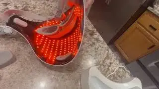 Aphrona&reg; Halo Red LED Light Therapy Face Mask