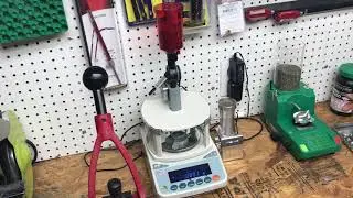 Review of the AutoTrickler V2 with AutoThrow on a A&D FX-120i scale with Area419 base.