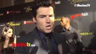 Ian Harding on Red Coat, Aria, Pretty Little Liars Season 4