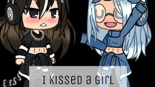 {glmv} : I kissed a girl + traduction