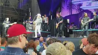Don Felder with Dave Amato(REO Speedwagon) - hotel California