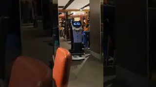 Amazing Robot Crew at Tasty Restaurant 西堤牛排 台中中科店 | #shorts #viral #robotcrew
