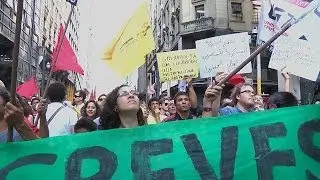 Movimentos sociais aderem a protestos de metrovi&aacute;rios em S&atilde;o Paulo