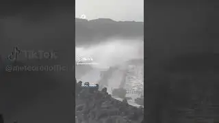 enormes olas en Taiw&aacute;n
