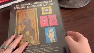 First full ASMR video ! illustrated anthology of sorcery magic and alchemy 📖📚 (NO TALKING)