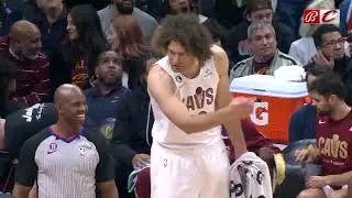 Robin Lopez trash talks his brother Brook Lopez