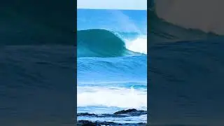 A perfect barrel reels off unridden!!! #jbay #surf #pointbreak #perfection