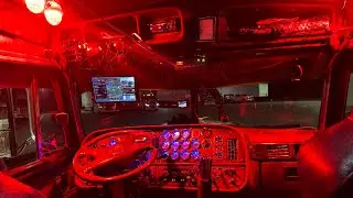 Peterbilt 379 sliding thru the night #1vision #bigrig #trucking #largecars 